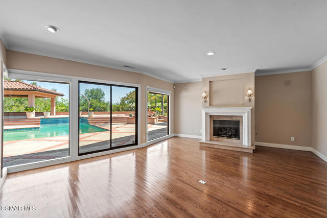 11 Inverness Road, Thousand Oaks CA: https://media.crmls.org/mediaz/7737cd5d-6a5a-4a10-8d26-25d589fe14da.jpg