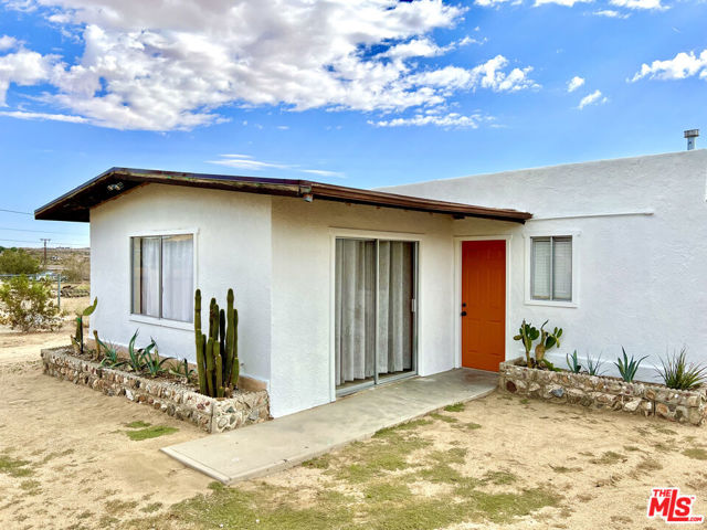 6391 Ruth Drive, Yucca Valley CA: https://media.crmls.org/mediaz/7738002f-1660-4a88-92fc-4304aa3bc052.jpg