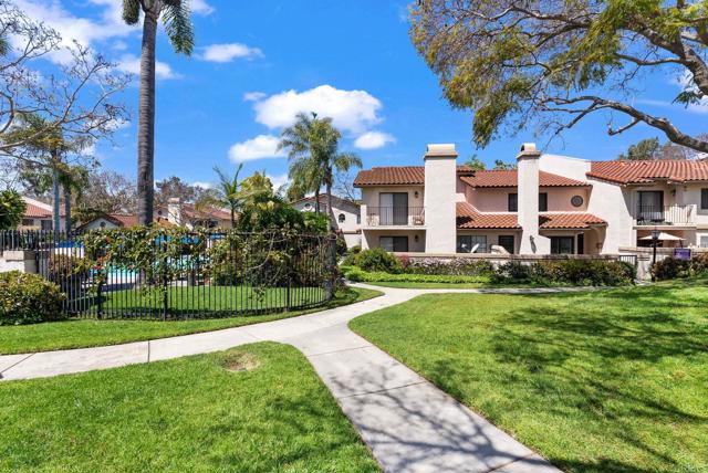 7636 Palmilla Drive, San Diego CA: https://media.crmls.org/mediaz/77388c6d-cce4-4227-8e92-8822c351b598.jpg