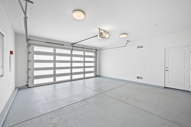 1289 Donax, Imperial Beach CA: https://media.crmls.org/mediaz/77389903-746a-4d55-89fa-4f81c0adb836.jpg