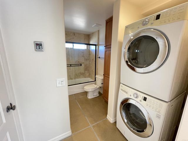 12465 Hillpoint Court, Valley Center CA: https://media.crmls.org/mediaz/7738d894-143a-4912-8d7e-96e2a3916849.jpg