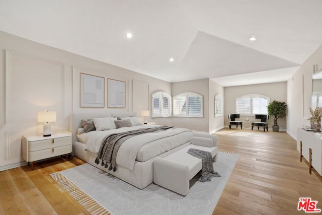 25217 Eldorado Meadow Road, Hidden Hills CA: https://media.crmls.org/mediaz/77398e1a-3785-419a-8767-90720de32a42.jpg