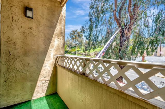 Detail Gallery Image 12 of 40 For 5362 Lake Murray Blvd, La Mesa,  CA 91942 - 2 Beds | 2/1 Baths