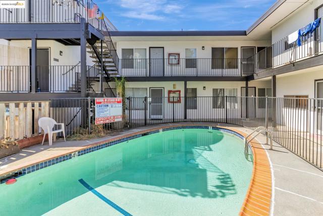 1626 Dwight Way, Berkeley CA: https://media.crmls.org/mediaz/773a99b2-2a3c-4e56-8fee-f5d8a322b336.jpg