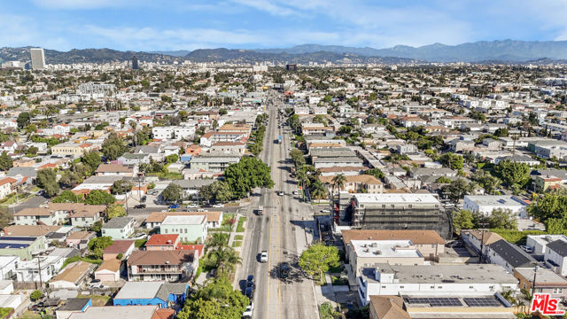 1820 S La Brea Avenue, Los Angeles CA: https://media.crmls.org/mediaz/773ae916-aa92-45ba-8d83-d23098ca7050.jpg