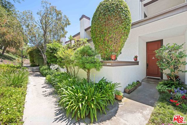 Drew Fenton | 1622 Palisades Drive Pacific Palisades CA | MLS: 6736779