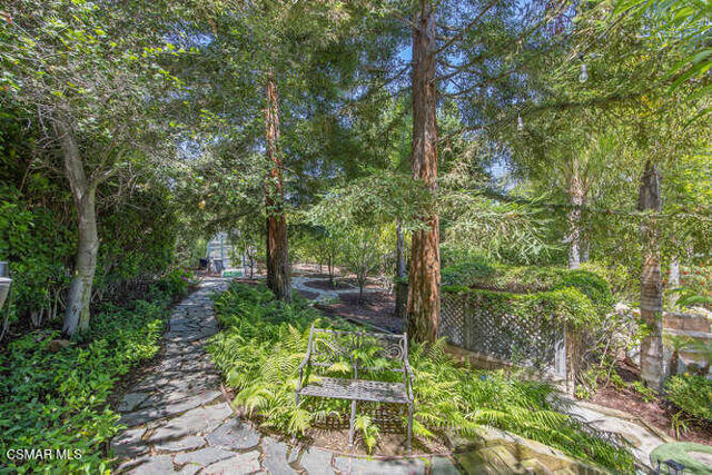 421 Whitegate Road, Thousand Oaks CA: https://media.crmls.org/mediaz/773bacd4-a00e-4862-b81a-b663938b9aeb.jpg