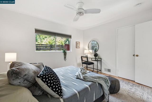 6653 Banning Dr, Oakland CA: https://media.crmls.org/mediaz/773bb8df-da04-40e1-9c22-4f2d8e3e5b51.jpg