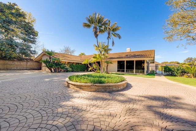 3013 Woodford Dr, La Jolla CA: https://media.crmls.org/mediaz/773c0f74-aff1-4324-aac9-632721cb542a.jpg