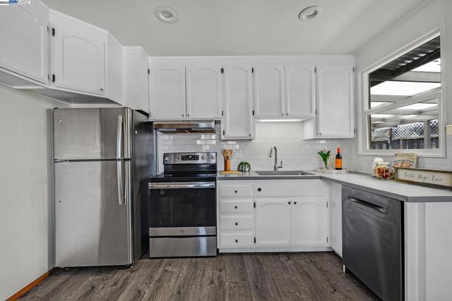 17473 Via Alamitos, San Lorenzo CA: https://media.crmls.org/mediaz/773c1e13-2395-4b8c-abdd-5ab41c98961c.jpg