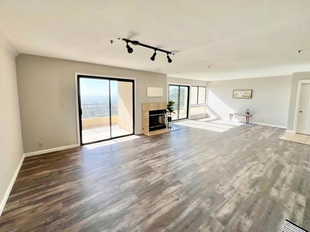 Image 6 of 52 For 438 Portofino Drive 102