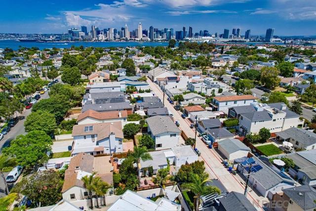 349 351 G Avenue, Coronado CA: https://media.crmls.org/mediaz/773c8323-d43d-4c5d-a13f-d9478bf73659.jpg