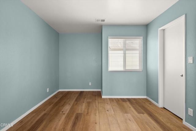 430 440 W Linden Drive, Oxnard CA: https://media.crmls.org/mediaz/773cd25a-ecaf-42d3-a73b-65b05efa96c4.jpg