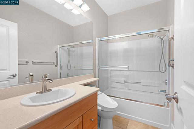 273 S Overlook Dr, San Ramon CA: https://media.crmls.org/mediaz/773cf8bf-1b14-4764-b68f-88efe113a90e.jpg
