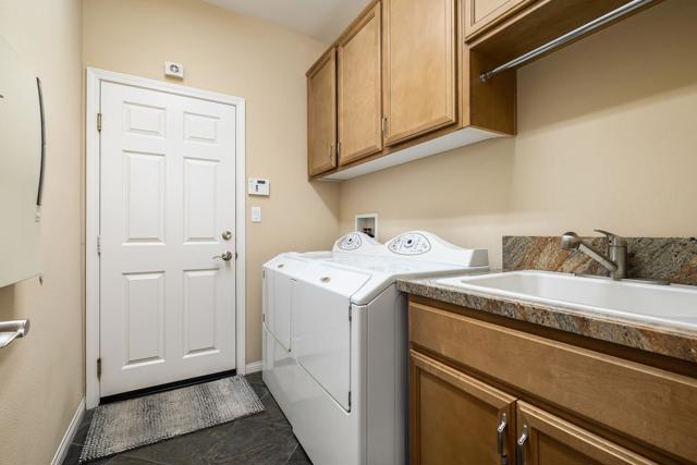 81945 Golden Star Way, La Quinta CA: https://media.crmls.org/mediaz/773d6231-823e-453d-85a7-75bc2c63fabc.jpg