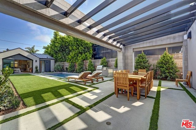 1246 Morningside Way, Venice CA: https://media.crmls.org/mediaz/773d65a8-f18a-4380-9b64-a631fa8bf65d.jpg