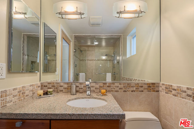 13477 Contour Drive, Sherman Oaks CA: https://media.crmls.org/mediaz/773db221-da31-4ba9-807c-87f1880d0a38.jpg