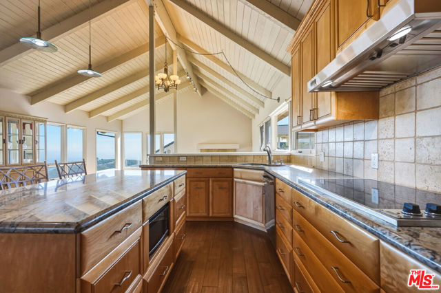 2965 Seabreeze Drive photo 8