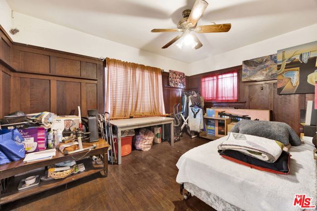 1215 W 39th Place, Los Angeles CA: https://media.crmls.org/mediaz/773f10c8-26ea-4053-a701-bb514247e922.jpg