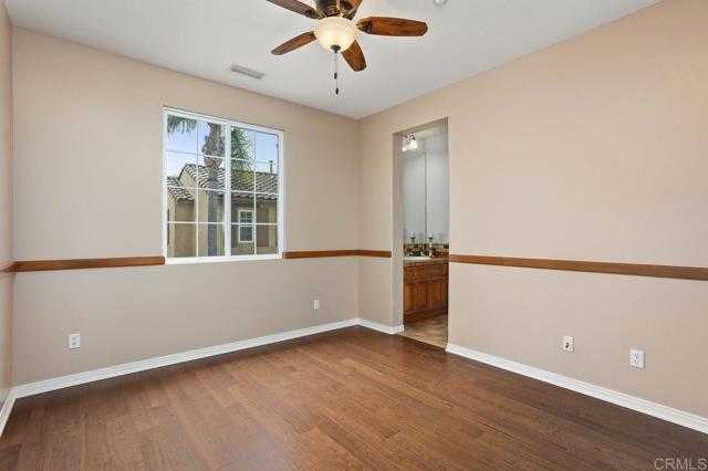 648 California Oak Drive, Vista CA: https://media.crmls.org/mediaz/773f4db1-9f16-4d27-acab-af58ea54cc35.jpg