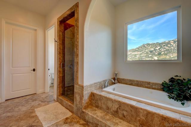 16677 Falcon Heights Rd, Ramona CA: https://media.crmls.org/mediaz/773fa3ab-4f5d-4f2c-b51d-6d6fbe3ef7d7.jpg