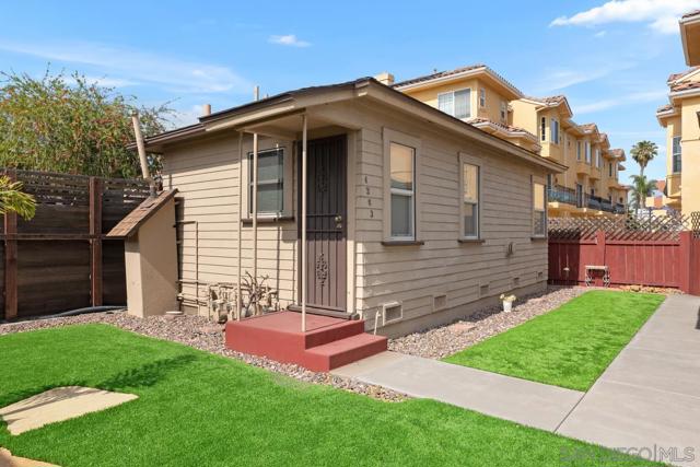 4365 Kansas, San Diego CA: https://media.crmls.org/mediaz/773fce34-5327-42c1-bd04-9b2cb435a6af.jpg