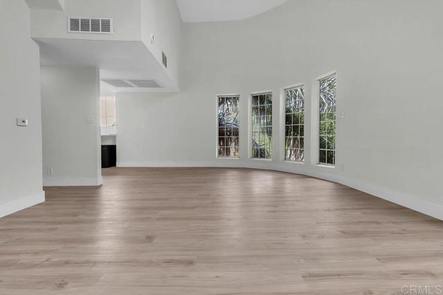 Detail Gallery Image 3 of 23 For 12130 Ohio Ave #302,  Los Angeles,  CA 90025 - 3 Beds | 3/1 Baths