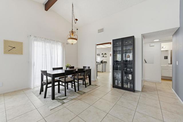 270 Chestnut Way, Oceanside CA: https://media.crmls.org/mediaz/7741d779-091c-4711-b784-f5b6fcff7da8.jpg