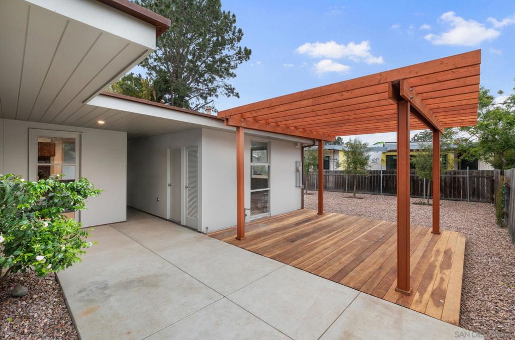 MLS #250030697SD img 17