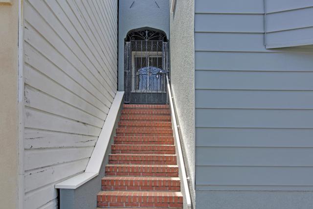 222 Holyoke, San Francisco CA: https://media.crmls.org/mediaz/77423d89-aeb2-440e-b98c-73ad0f4f4686.jpg