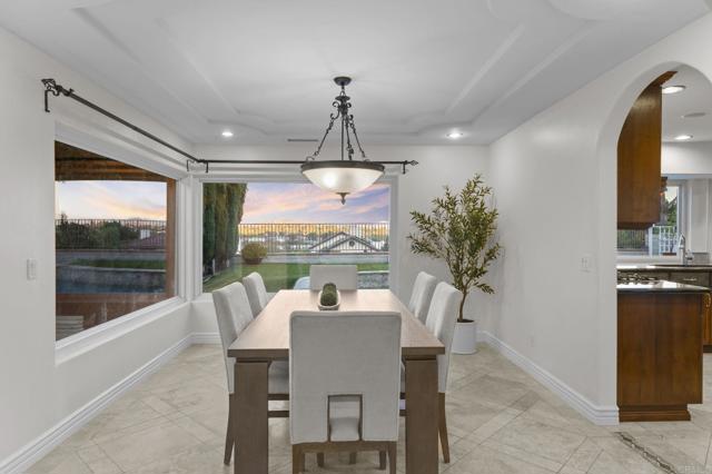 213 Via Palacio, Encinitas CA: https://media.crmls.org/mediaz/7743552a-5c5c-4b08-804e-f986ddad0bbd.jpg