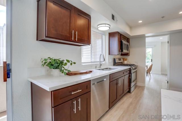 MLS #250039242SD image #27