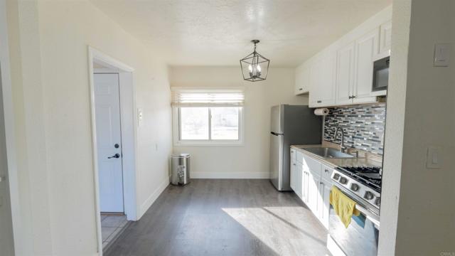 Detail Gallery Image 5 of 15 For 220 E Avenue P2, Palmdale,  CA 93350 - 2 Beds | 2 Baths