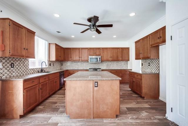 35616 Country Park Dr., Wildomar CA: https://media.crmls.org/mediaz/7744bf42-1078-4ddd-839e-4304fe146bbc.jpg