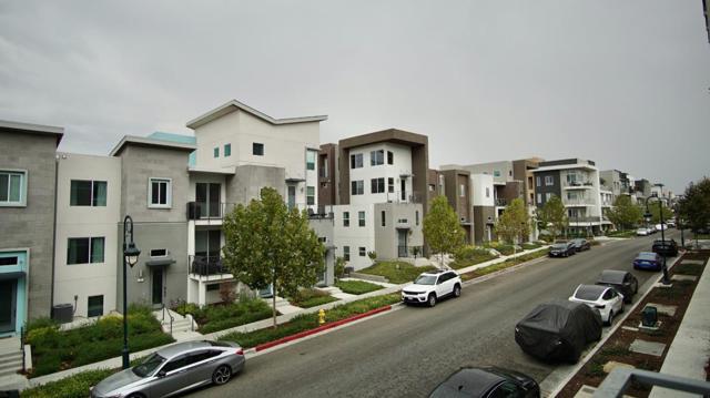 338 Llano De Los Robles Avenue, San Jose CA: https://media.crmls.org/mediaz/77451e70-4847-4801-b43b-3dc340c0378d.jpg