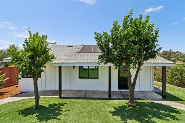 1797 99 Rabbit Hill, Fallbrook CA: https://media.crmls.org/mediaz/77455ca2-b31d-4e4f-92bc-2ec4a5c529e1.jpg