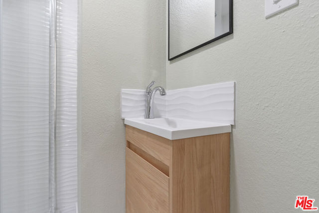Image 20 of 29 For 5300 Waverly Drive B6