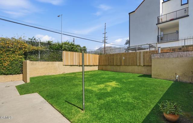 Detail Gallery Image 24 of 27 For 10260 Plainview Ave #12,  Los Angeles,  CA 91042 - 3 Beds | 2/1 Baths