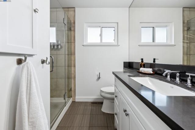 3134 Terry Ct, Castro Valley CA: https://media.crmls.org/mediaz/77467913-0490-40e2-97c5-c98324581559.jpg