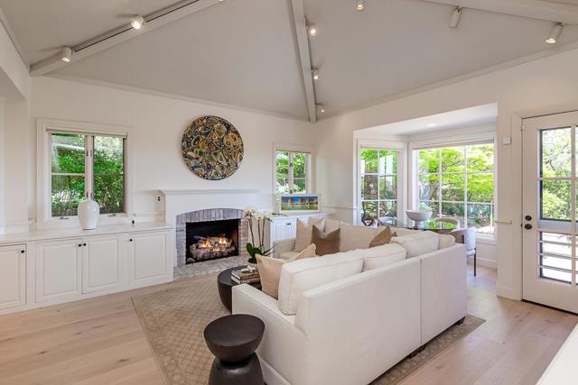 1205 Trinity Drive, Menlo Park CA: https://media.crmls.org/mediaz/77478d88-66c8-4be7-bc8c-8d717d4ca620.jpg