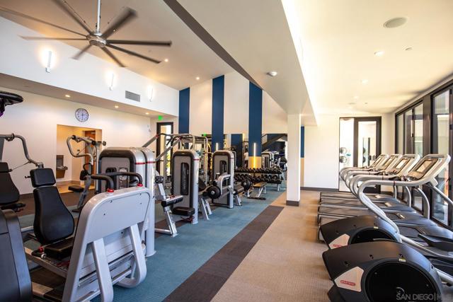 2921 Via Alta Pl, San Diego CA: https://media.crmls.org/mediaz/77490462-4d47-480c-8d43-30e591c6fa7f.jpg
