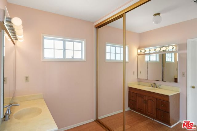 2534 Wellesley Avenue, Los Angeles CA: https://media.crmls.org/mediaz/7749dc9e-946e-490f-b498-1ba222e20c7f.jpg