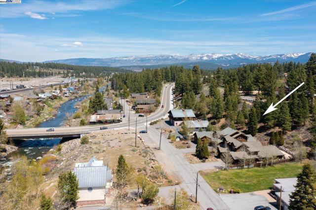 10023 S River Street, Truckee CA: https://media.crmls.org/mediaz/7749ea21-c5ae-499f-9fc2-a7374bdfdb0f.jpg