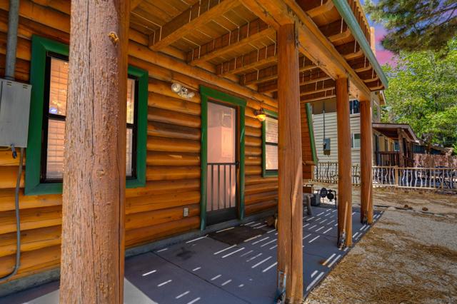 33382 Squirrel Dr, Green Valley Lake CA: https://media.crmls.org/mediaz/7749ee1a-cc7c-483a-9b7a-5eb19b136afd.jpg