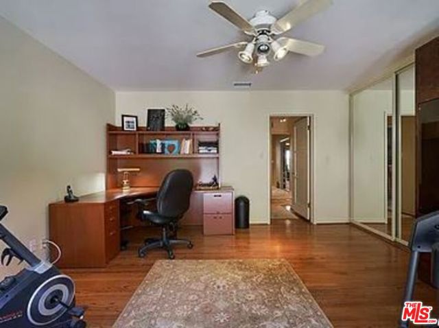 2229 S Beverly Drive, Los Angeles CA: https://media.crmls.org/mediaz/7749f01c-b414-4806-95e9-8c8aa3a3c739.jpg