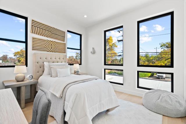 700 Farley Street, Mountain View CA: https://media.crmls.org/mediaz/774a53c9-8b1f-4951-a2a6-0b9504e9cc3d.jpg