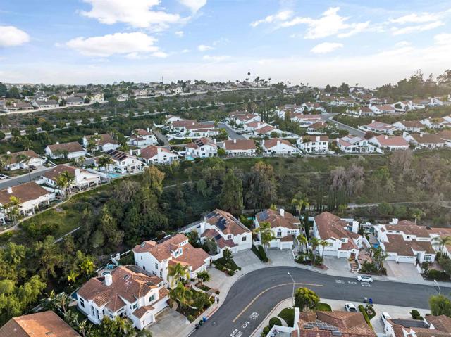 4943 Marin Dr, Oceanside CA: https://media.crmls.org/mediaz/774acd54-8291-4f81-b402-0df70618aaa9.jpg
