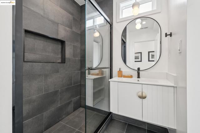 1207 Cedar St, Berkeley CA: https://media.crmls.org/mediaz/774b3192-369f-4acd-89c0-7f059bd4e671.jpg