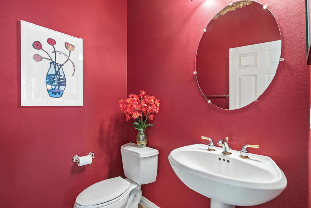 35882 Royal Sage Court, Palm Desert CA: https://media.crmls.org/mediaz/774b4461-2716-482d-b3eb-33fb7b9a6ac0.jpg