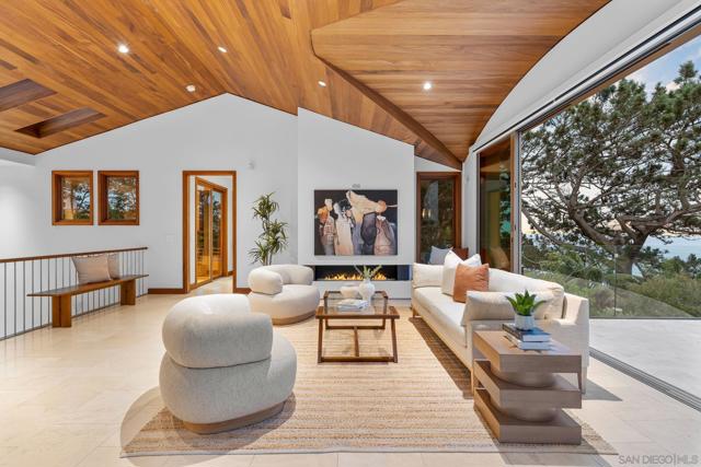 354 Ocean View Ave, Del Mar CA: https://media.crmls.org/mediaz/774b6535-cf87-4130-a832-18555aadcc48.jpg